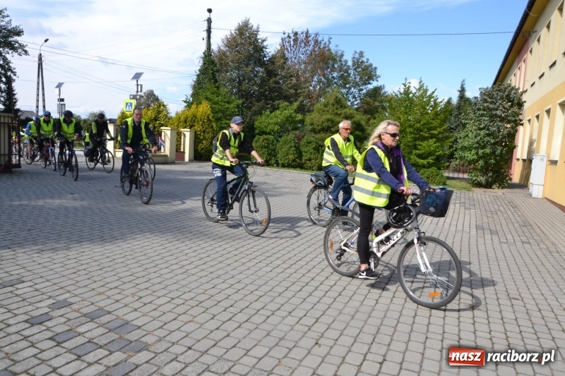 Zdjęcie w galerii na portalu naszraciborz.pl: Krzyżanowice. Rajd rowerowy na zakończenie sezonu wiadomości z regionu