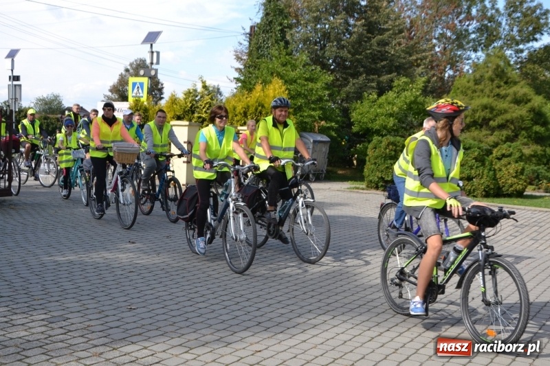 Zdjęcie w galerii na portalu naszraciborz.pl: Krzyżanowice. Rajd rowerowy na zakończenie sezonu wiadomości z regionu
