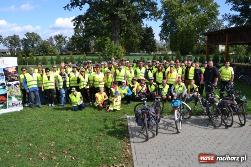 Zdjęcie w galerii na portalu naszraciborz.pl: Krzyżanowice. Rajd rowerowy na zakończenie sezonu wiadomości z regionu