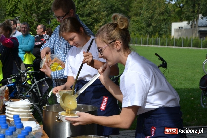 Zdjęcie w galerii na portalu naszraciborz.pl: Krzyżanowice. Rajd rowerowy na zakończenie sezonu wiadomości z regionu