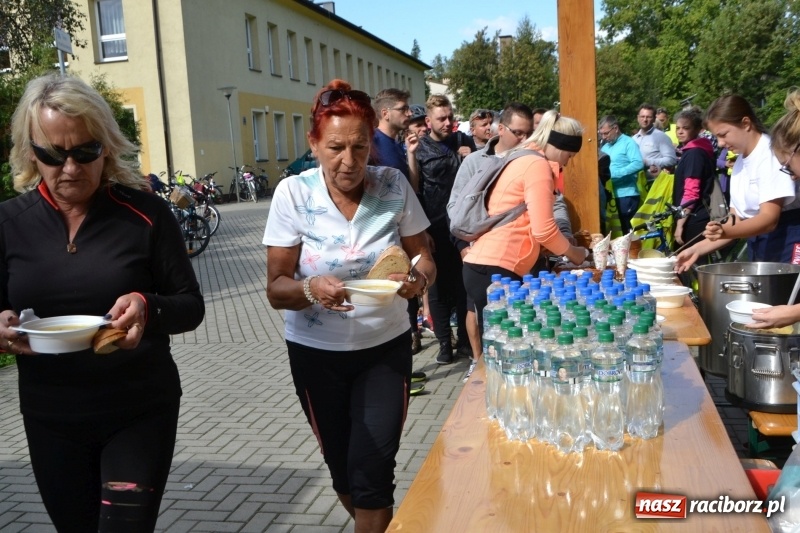 Zdjęcie w galerii na portalu naszraciborz.pl: Krzyżanowice. Rajd rowerowy na zakończenie sezonu wiadomości z regionu