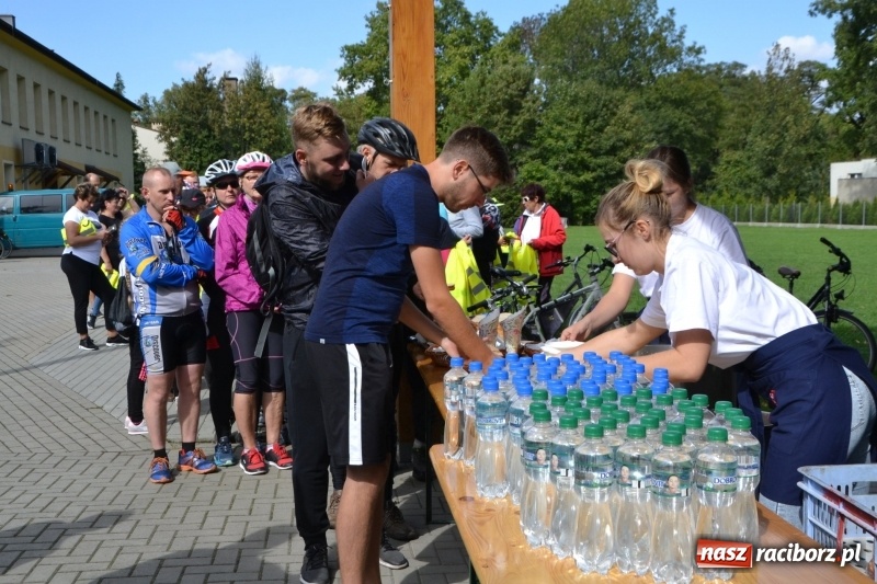 Zdjęcie w galerii na portalu naszraciborz.pl: Krzyżanowice. Rajd rowerowy na zakończenie sezonu wiadomości z regionu