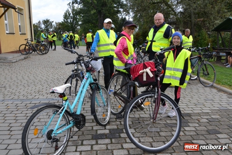 Zdjęcie w galerii na portalu naszraciborz.pl: Krzyżanowice. Rajd rowerowy na zakończenie sezonu wiadomości z regionu