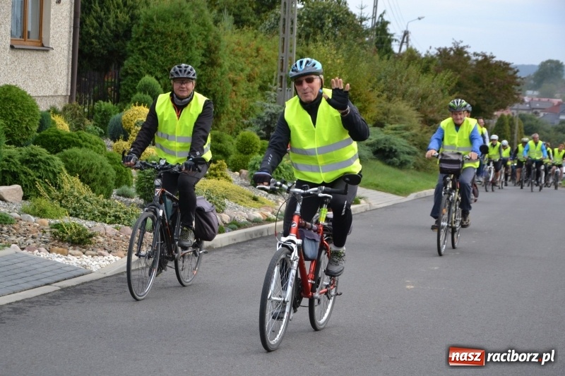 Zdjęcie w galerii na portalu naszraciborz.pl: Krzyżanowice. Rajd rowerowy na zakończenie sezonu wiadomości z regionu