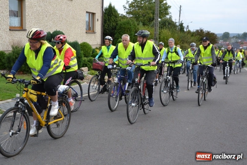 Zdjęcie w galerii na portalu naszraciborz.pl: Krzyżanowice. Rajd rowerowy na zakończenie sezonu wiadomości z regionu