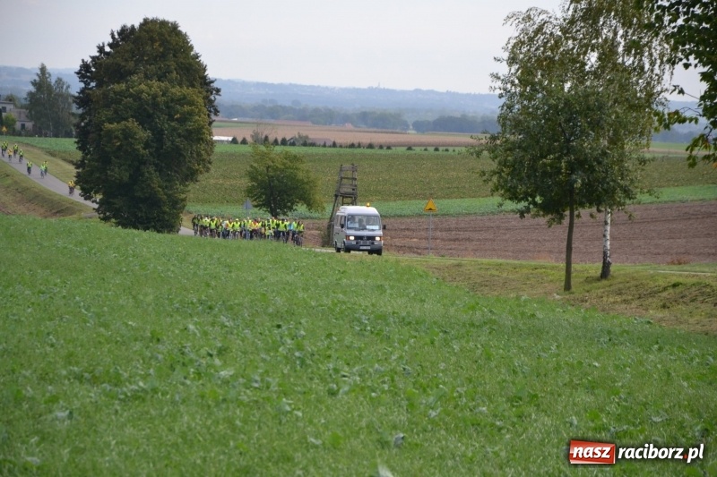 Zdjęcie w galerii na portalu naszraciborz.pl: Krzyżanowice. Rajd rowerowy na zakończenie sezonu wiadomości z regionu