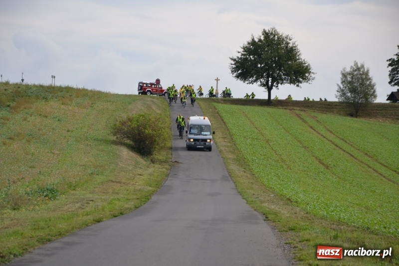 Zdjęcie w galerii na portalu naszraciborz.pl: Krzyżanowice. Rajd rowerowy na zakończenie sezonu wiadomości z regionu
