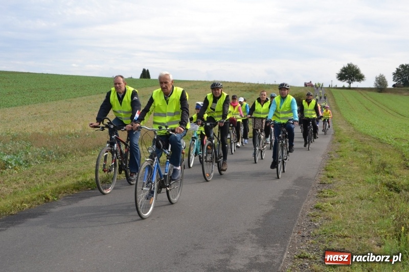 Zdjęcie w galerii na portalu naszraciborz.pl: Krzyżanowice. Rajd rowerowy na zakończenie sezonu wiadomości z regionu