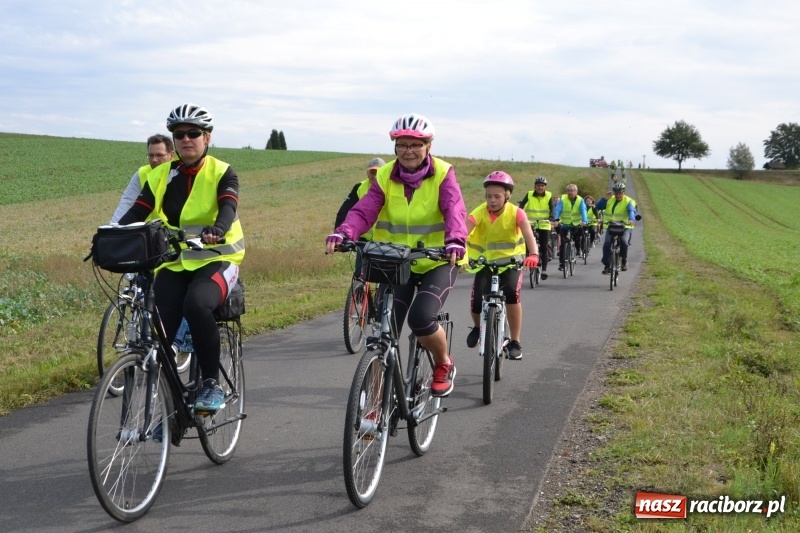 Zdjęcie w galerii na portalu naszraciborz.pl: Krzyżanowice. Rajd rowerowy na zakończenie sezonu wiadomości z regionu