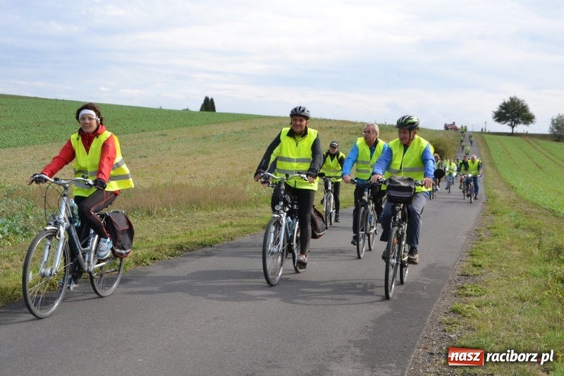 Zdjęcie w galerii na portalu naszraciborz.pl: Krzyżanowice. Rajd rowerowy na zakończenie sezonu wiadomości z regionu