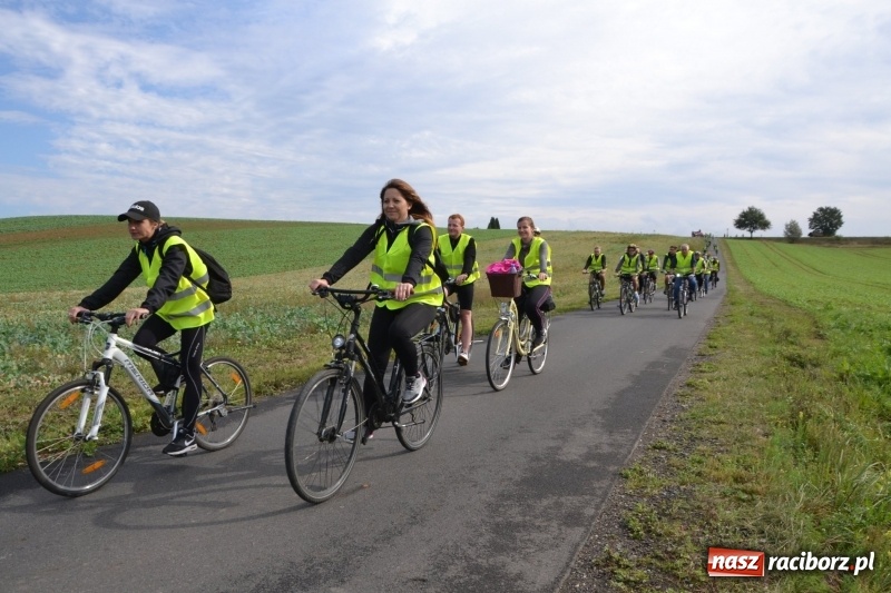 Zdjęcie w galerii na portalu naszraciborz.pl: Krzyżanowice. Rajd rowerowy na zakończenie sezonu wiadomości z regionu