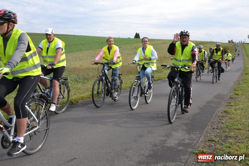 Zdjęcie w galerii na portalu naszraciborz.pl: Krzyżanowice. Rajd rowerowy na zakończenie sezonu wiadomości z regionu