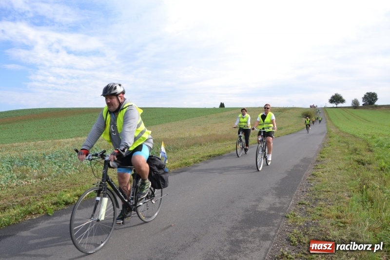 Zdjęcie w galerii na portalu naszraciborz.pl: Krzyżanowice. Rajd rowerowy na zakończenie sezonu wiadomości z regionu
