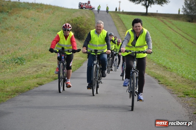 Zdjęcie w galerii na portalu naszraciborz.pl: Krzyżanowice. Rajd rowerowy na zakończenie sezonu wiadomości z regionu