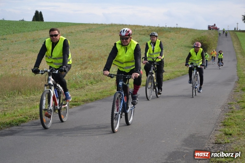 Zdjęcie w galerii na portalu naszraciborz.pl: Krzyżanowice. Rajd rowerowy na zakończenie sezonu wiadomości z regionu