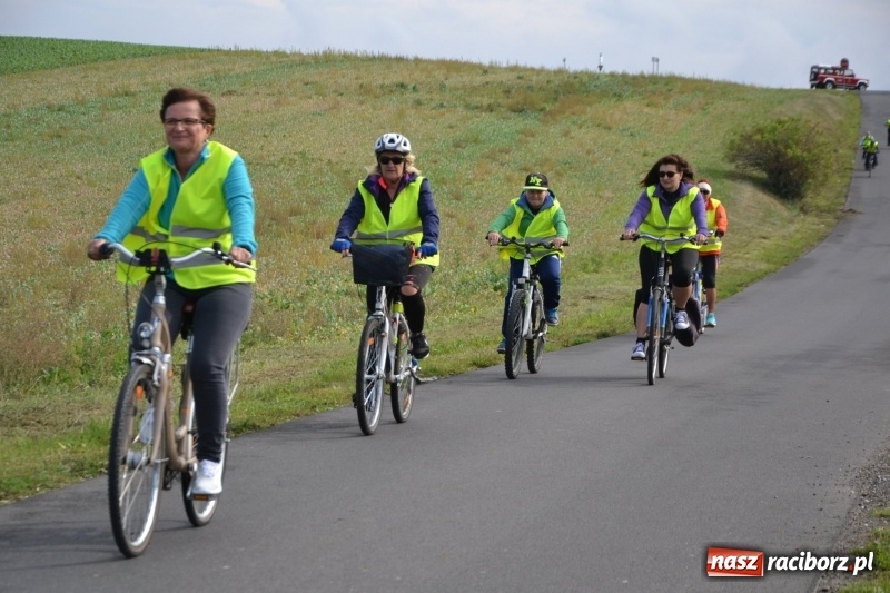 Zdjęcie w galerii na portalu naszraciborz.pl: Krzyżanowice. Rajd rowerowy na zakończenie sezonu wiadomości z regionu