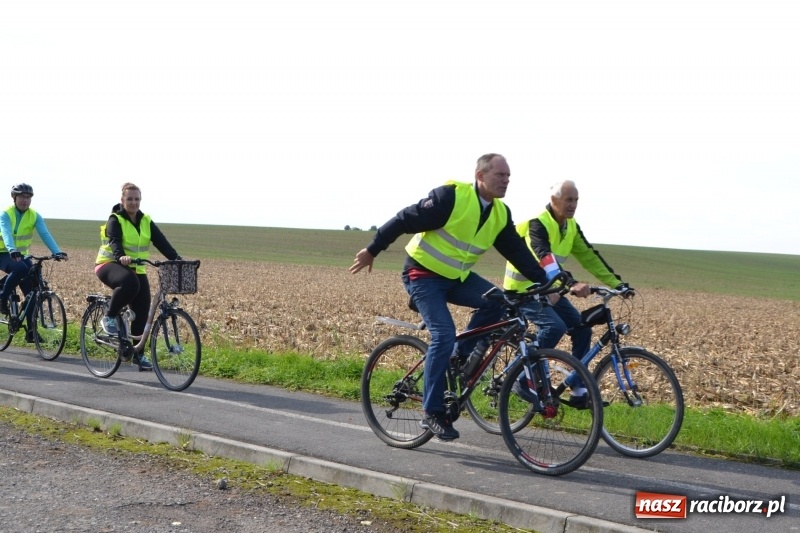 Zdjęcie w galerii na portalu naszraciborz.pl: Krzyżanowice. Rajd rowerowy na zakończenie sezonu wiadomości z regionu
