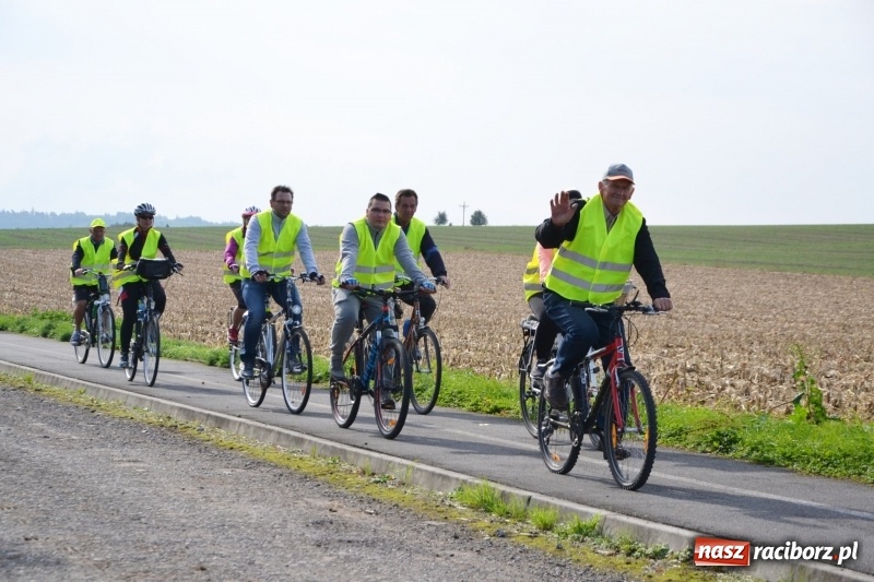 Zdjęcie w galerii na portalu naszraciborz.pl: Krzyżanowice. Rajd rowerowy na zakończenie sezonu wiadomości z regionu