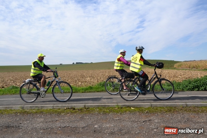 Zdjęcie w galerii na portalu naszraciborz.pl: Krzyżanowice. Rajd rowerowy na zakończenie sezonu wiadomości z regionu