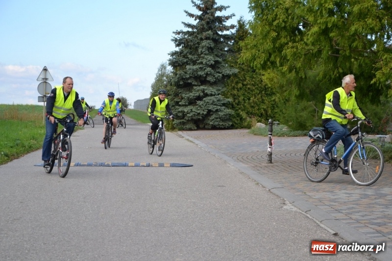 Zdjęcie w galerii na portalu naszraciborz.pl: Krzyżanowice. Rajd rowerowy na zakończenie sezonu wiadomości z regionu