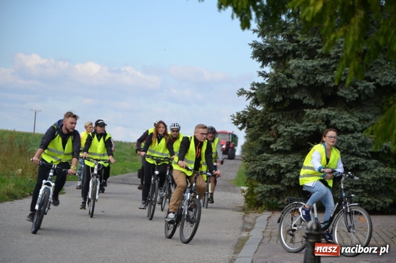Zdjęcie w galerii na portalu naszraciborz.pl: Krzyżanowice. Rajd rowerowy na zakończenie sezonu wiadomości z regionu