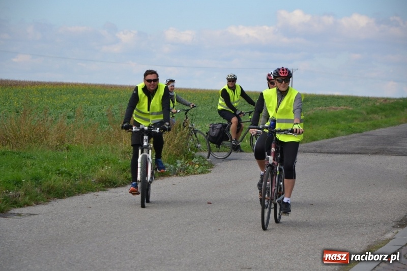 Zdjęcie w galerii na portalu naszraciborz.pl: Krzyżanowice. Rajd rowerowy na zakończenie sezonu wiadomości z regionu