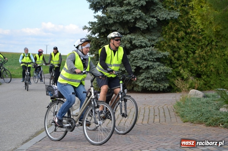 Zdjęcie w galerii na portalu naszraciborz.pl: Krzyżanowice. Rajd rowerowy na zakończenie sezonu wiadomości z regionu