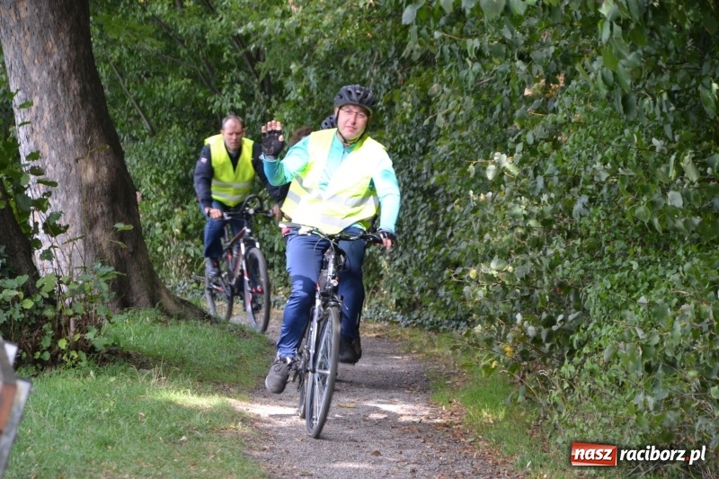 Zdjęcie w galerii na portalu naszraciborz.pl: Krzyżanowice. Rajd rowerowy na zakończenie sezonu wiadomości z regionu