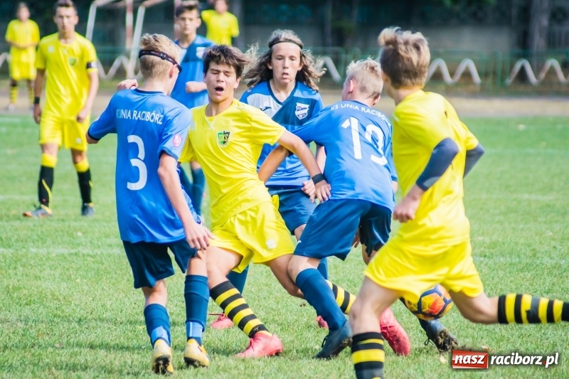 Zdjęcie w galerii na portalu naszraciborz.pl: Trampkarze Unii lepsi w meczu na szczycie wiadomości z regionu