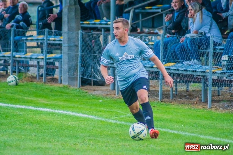 Zdjęcie w galerii na portalu naszraciborz.pl: Klasa okręgowa: Trzy do zera, Krzyżanowice żegnają outsidera wiadomości z regionu