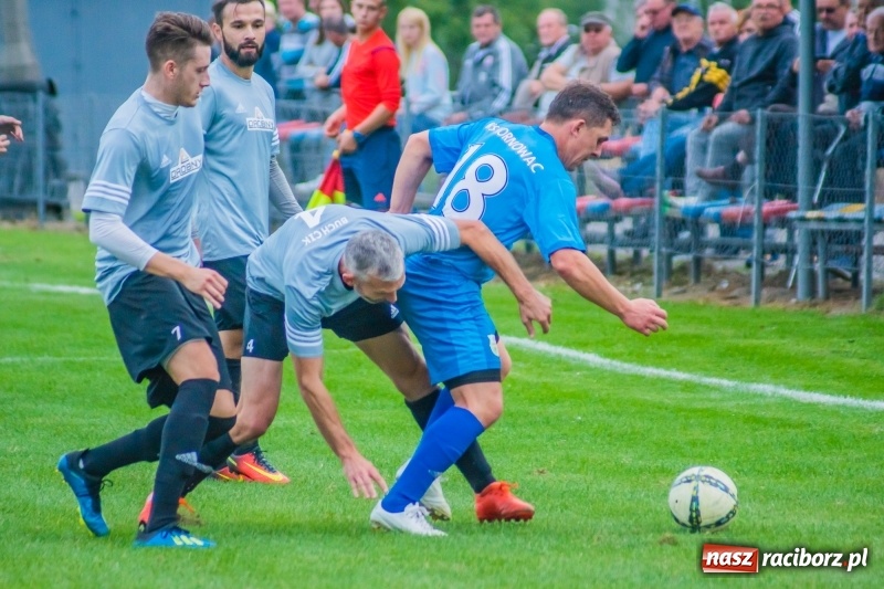 Zdjęcie w galerii na portalu naszraciborz.pl: Klasa okręgowa: Trzy do zera, Krzyżanowice żegnają outsidera wiadomości z regionu