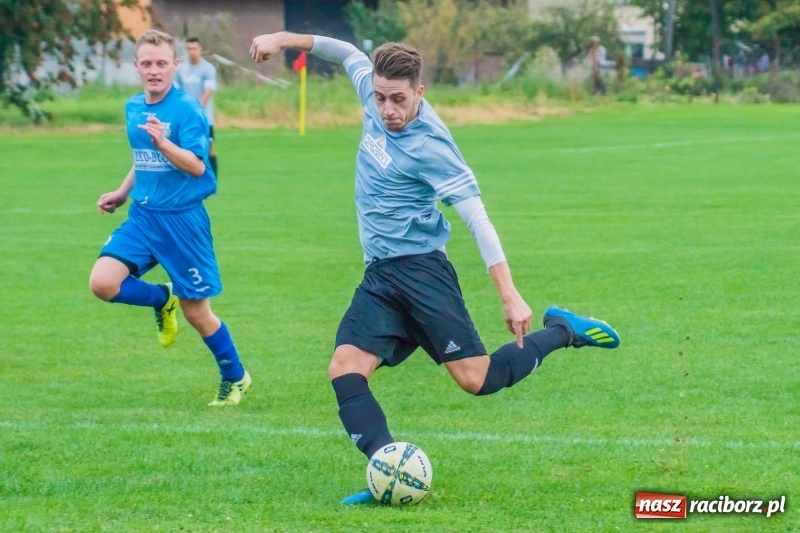 Zdjęcie w galerii na portalu naszraciborz.pl: Klasa okręgowa: Trzy do zera, Krzyżanowice żegnają outsidera wiadomości z regionu