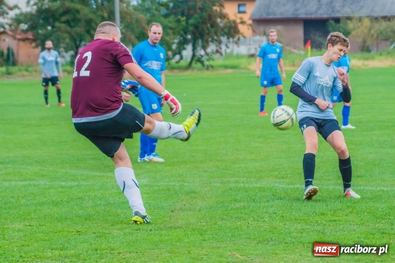Zdjęcie w galerii na portalu naszraciborz.pl: Klasa okręgowa: Trzy do zera, Krzyżanowice żegnają outsidera wiadomości z regionu