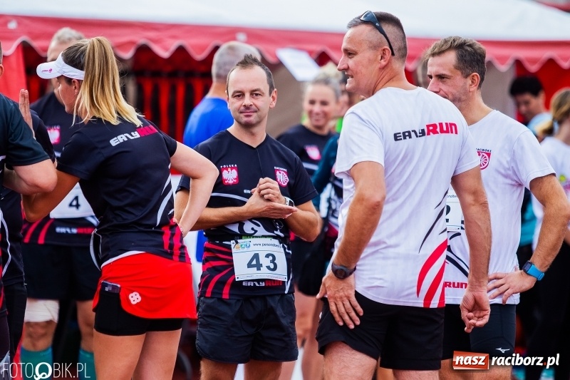 Zdjęcie w galerii na portalu naszraciborz.pl: Trwa 24 godzinny bieg na jubileusz grupy biegowej EasyRun Racibórz wiadomości z regionu