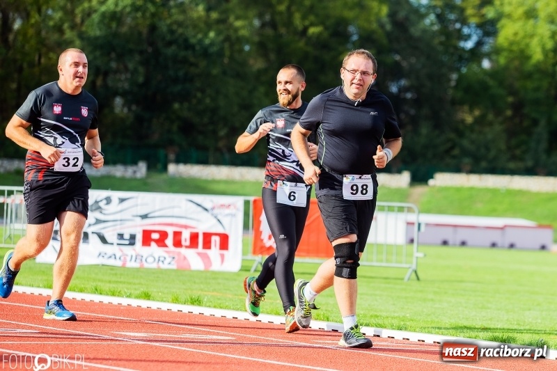 Zdjęcie w galerii na portalu naszraciborz.pl: Trwa 24 godzinny bieg na jubileusz grupy biegowej EasyRun Racibórz wiadomości z regionu