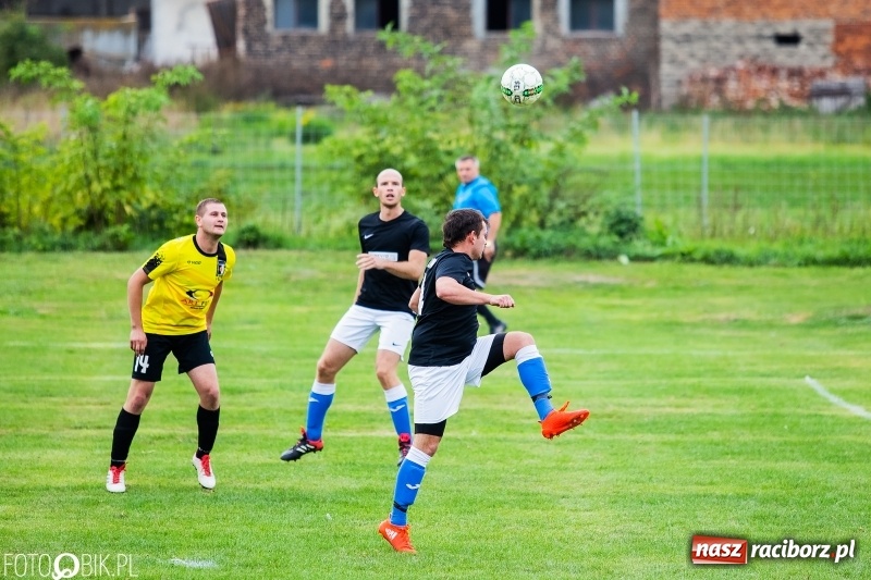 Zdjęcie w galerii na portalu naszraciborz.pl: A klasa: Pawłów lepszy od Czarnych z Nowej Wsi wiadomości z regionu
