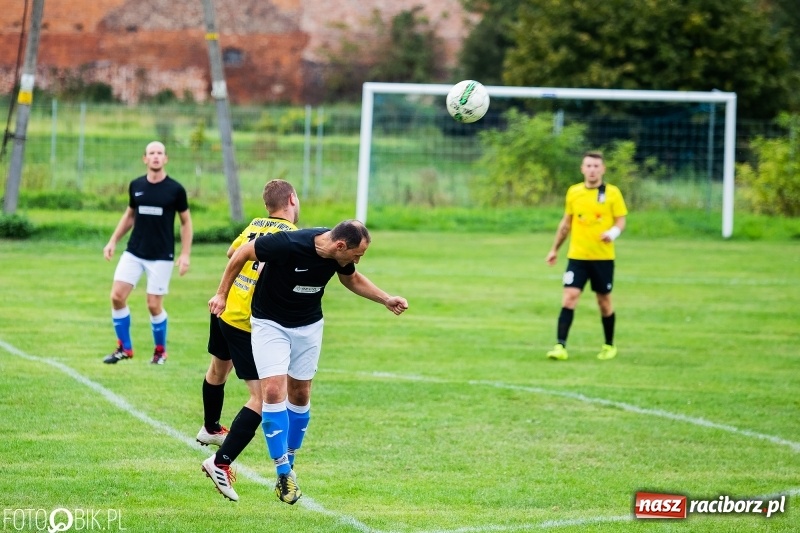 Zdjęcie w galerii na portalu naszraciborz.pl: A klasa: Pawłów lepszy od Czarnych z Nowej Wsi wiadomości z regionu