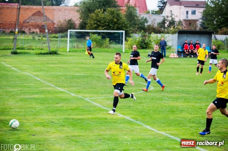 Zdjęcie w galerii na portalu naszraciborz.pl: A klasa: Pawłów lepszy od Czarnych z Nowej Wsi wiadomości z regionu