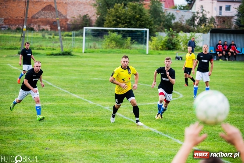 Zdjęcie w galerii na portalu naszraciborz.pl: A klasa: Pawłów lepszy od Czarnych z Nowej Wsi wiadomości z regionu