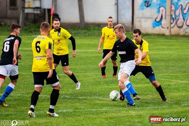 Zdjęcie w galerii na portalu naszraciborz.pl: A klasa: Pawłów lepszy od Czarnych z Nowej Wsi wiadomości z regionu