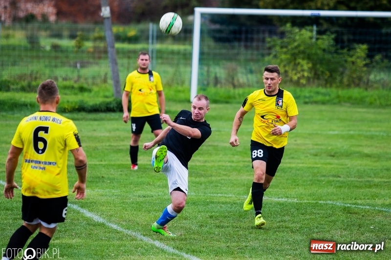 Zdjęcie w galerii na portalu naszraciborz.pl: A klasa: Pawłów lepszy od Czarnych z Nowej Wsi wiadomości z regionu