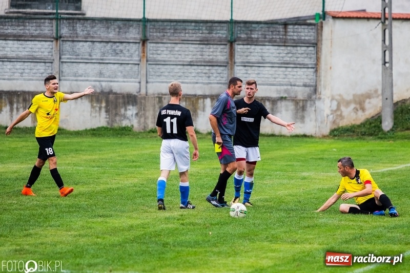 Zdjęcie w galerii na portalu naszraciborz.pl: A klasa: Pawłów lepszy od Czarnych z Nowej Wsi wiadomości z regionu
