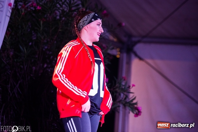 Zdjęcie w galerii na portalu naszraciborz.pl: Mandaryna gwiazdą pierwszego dnia dożynek w Raszczycach wiadomości z regionu