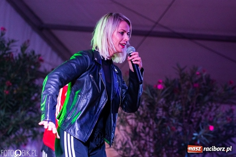 Zdjęcie w galerii na portalu naszraciborz.pl: Mandaryna gwiazdą pierwszego dnia dożynek w Raszczycach wiadomości z regionu