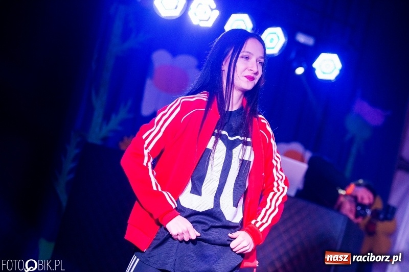 Zdjęcie w galerii na portalu naszraciborz.pl: Mandaryna gwiazdą pierwszego dnia dożynek w Raszczycach wiadomości z regionu