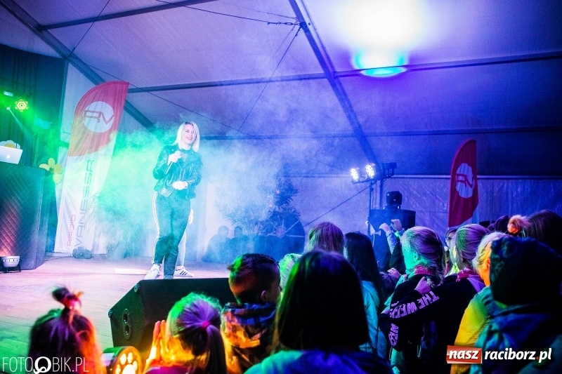 Zdjęcie w galerii na portalu naszraciborz.pl: Mandaryna gwiazdą pierwszego dnia dożynek w Raszczycach wiadomości z regionu