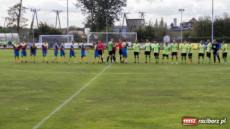 Zdjęcie w galerii na portalu naszraciborz.pl: Grad bramek w Nędzy. Gospodarze gromią Rogów! wiadomości z regionu