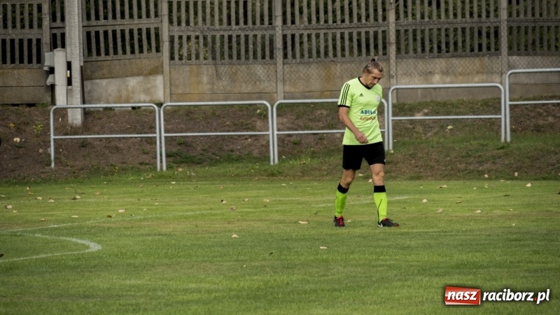 Zdjęcie w galerii na portalu naszraciborz.pl: Grad bramek w Nędzy. Gospodarze gromią Rogów! wiadomości z regionu
