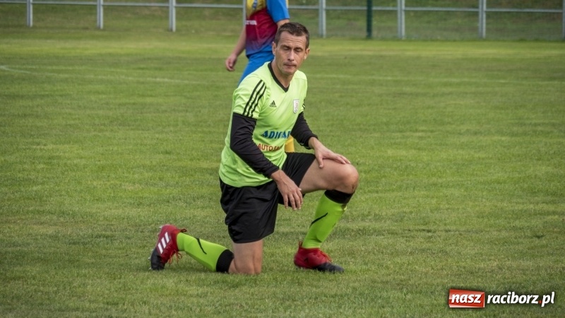 Zdjęcie w galerii na portalu naszraciborz.pl: Grad bramek w Nędzy. Gospodarze gromią Rogów! wiadomości z regionu