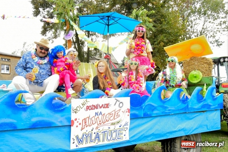 Zdjęcie w galerii na portalu naszraciborz.pl: Aloha! Dożynki w Raszczycach na tropikalną modłę wiadomości z regionu